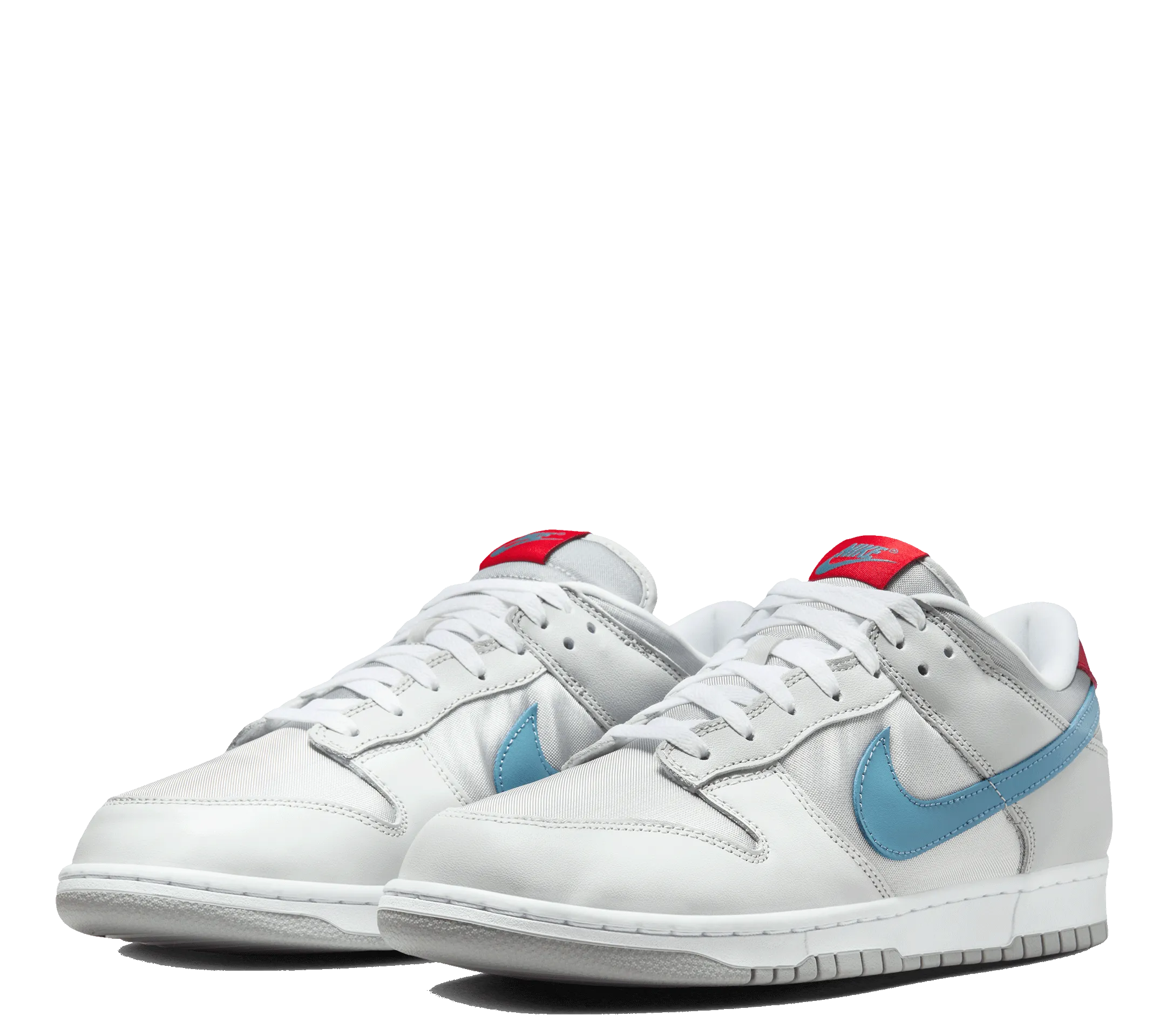 Nike Dunk Low "Silver Surfer"