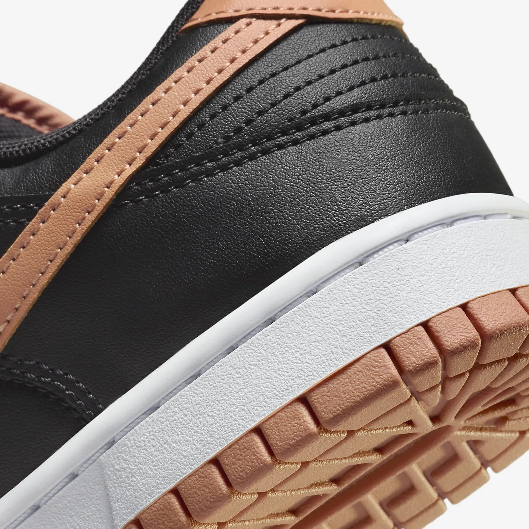 Nike | DUNK LOW RETRO  { BLACK/AMBER BROWN-BLACK-WHITE