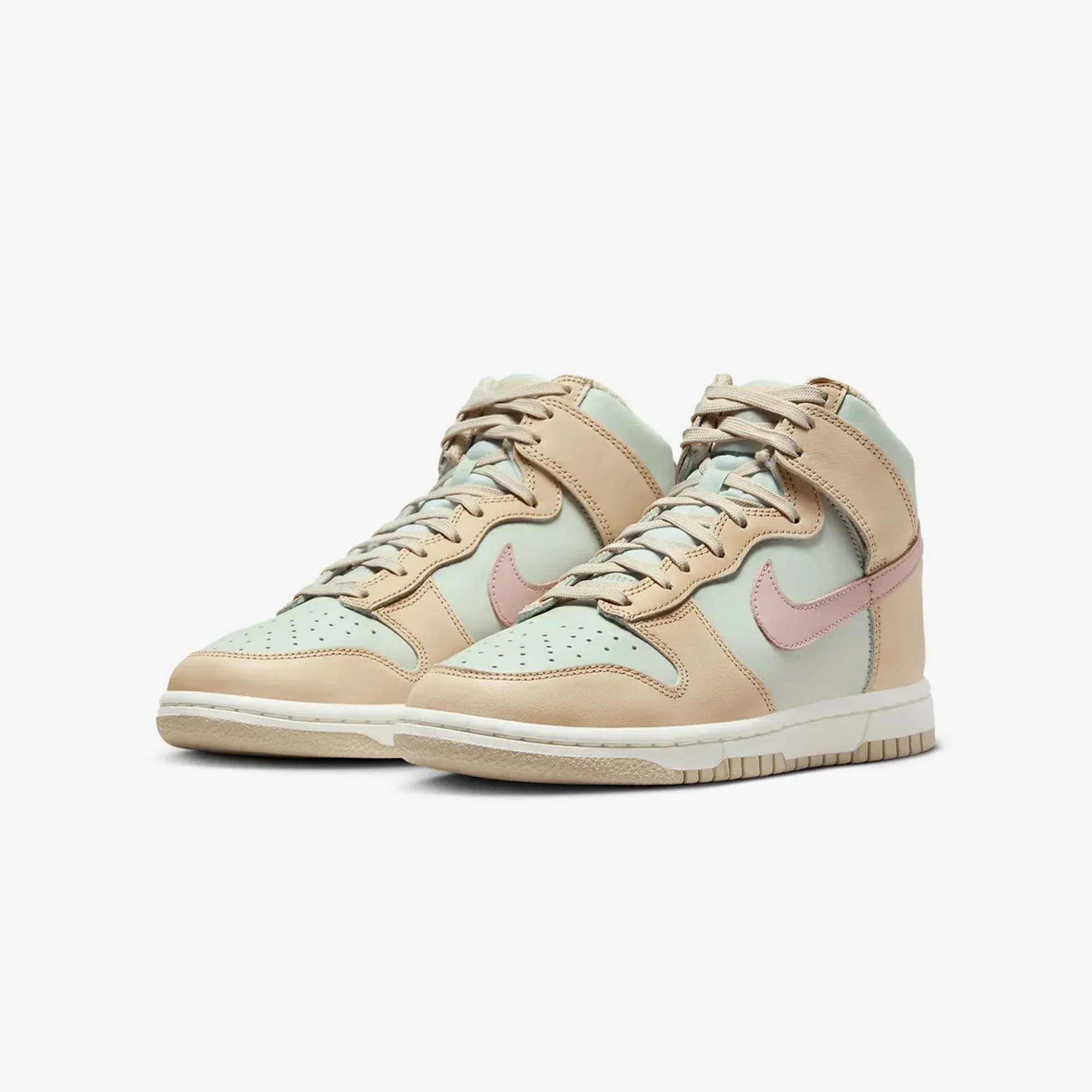 Nike | WMN'S DUNK HIGH  { SAND DRIFT/LIGHT SILVER