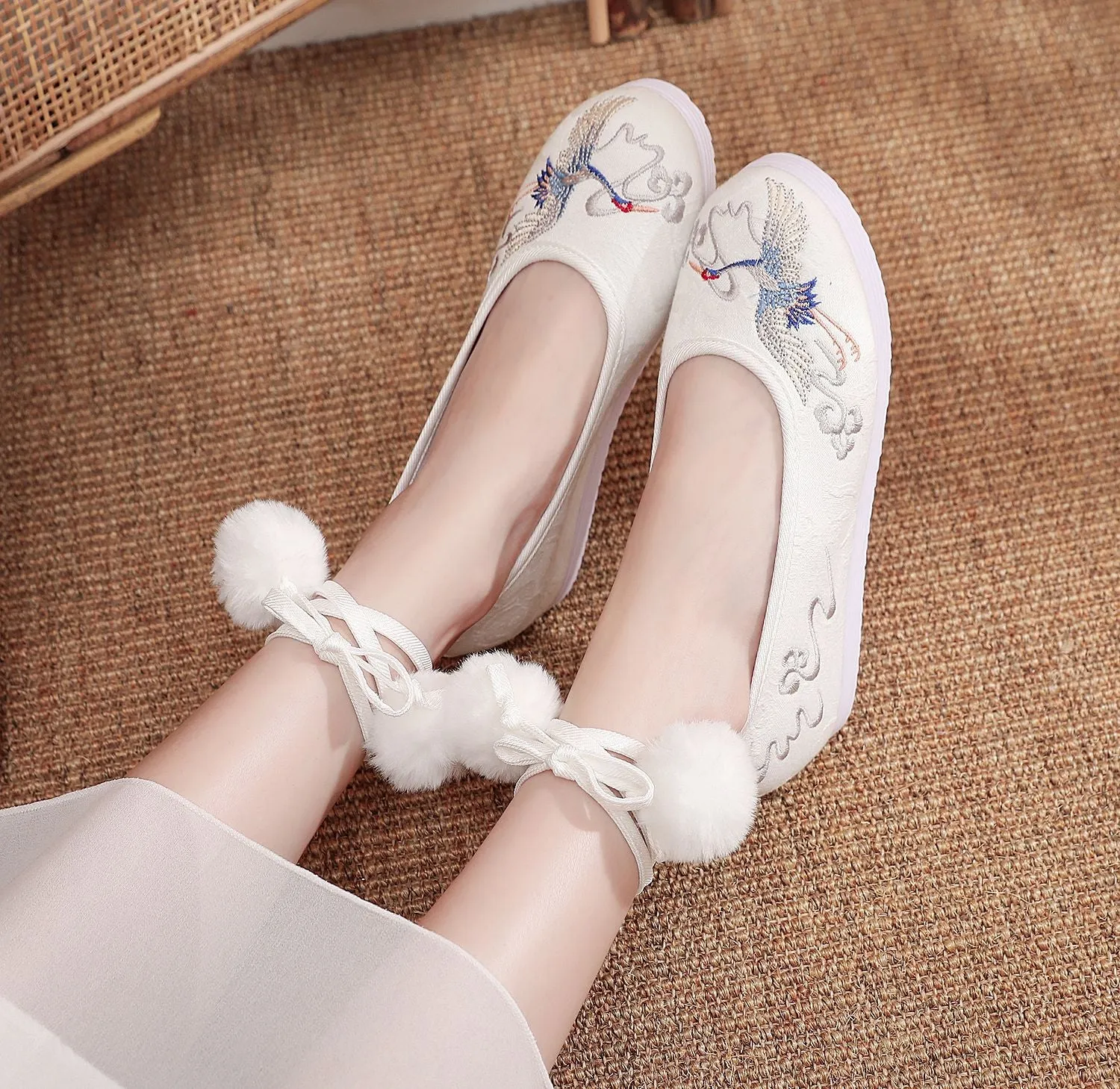 Women's Low Pumps Low-cut Embroidered Cotton One-word Canvas Shoes