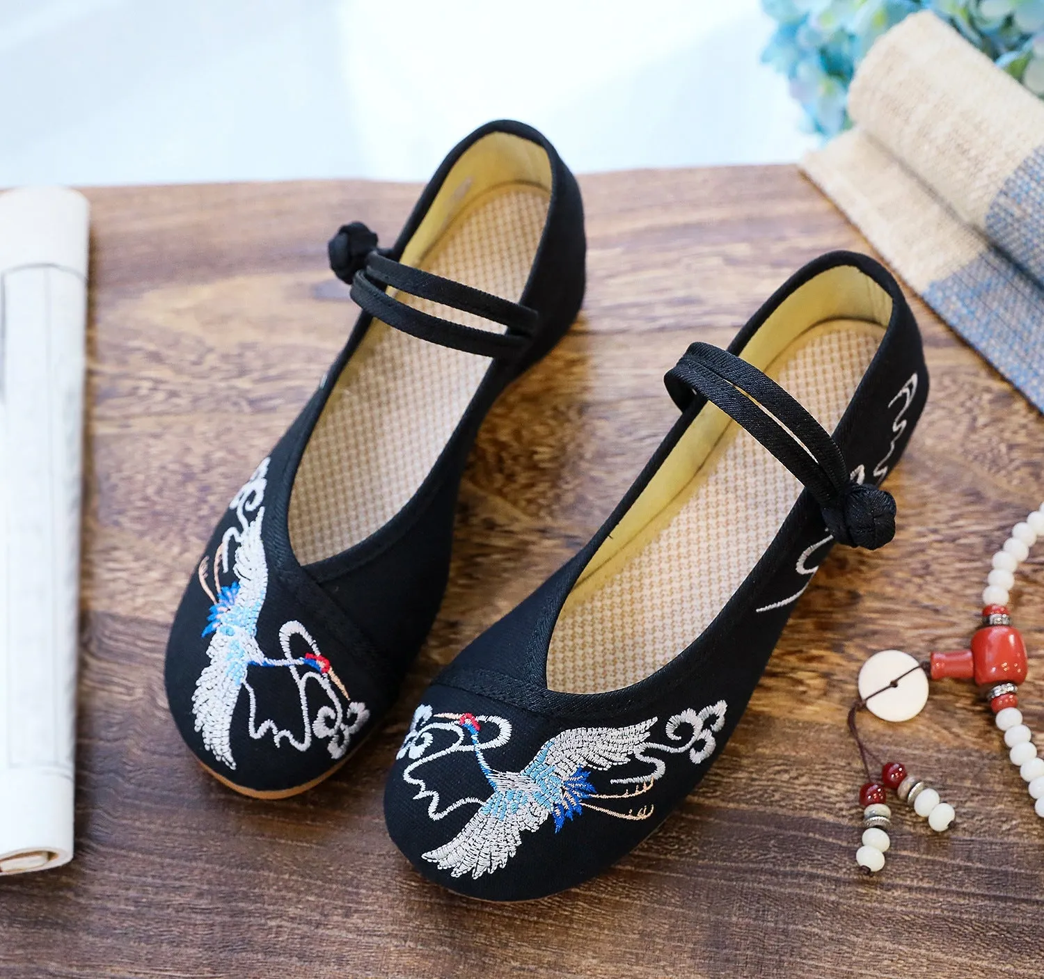 Women's Low Pumps Low-cut Embroidered Cotton One-word Canvas Shoes