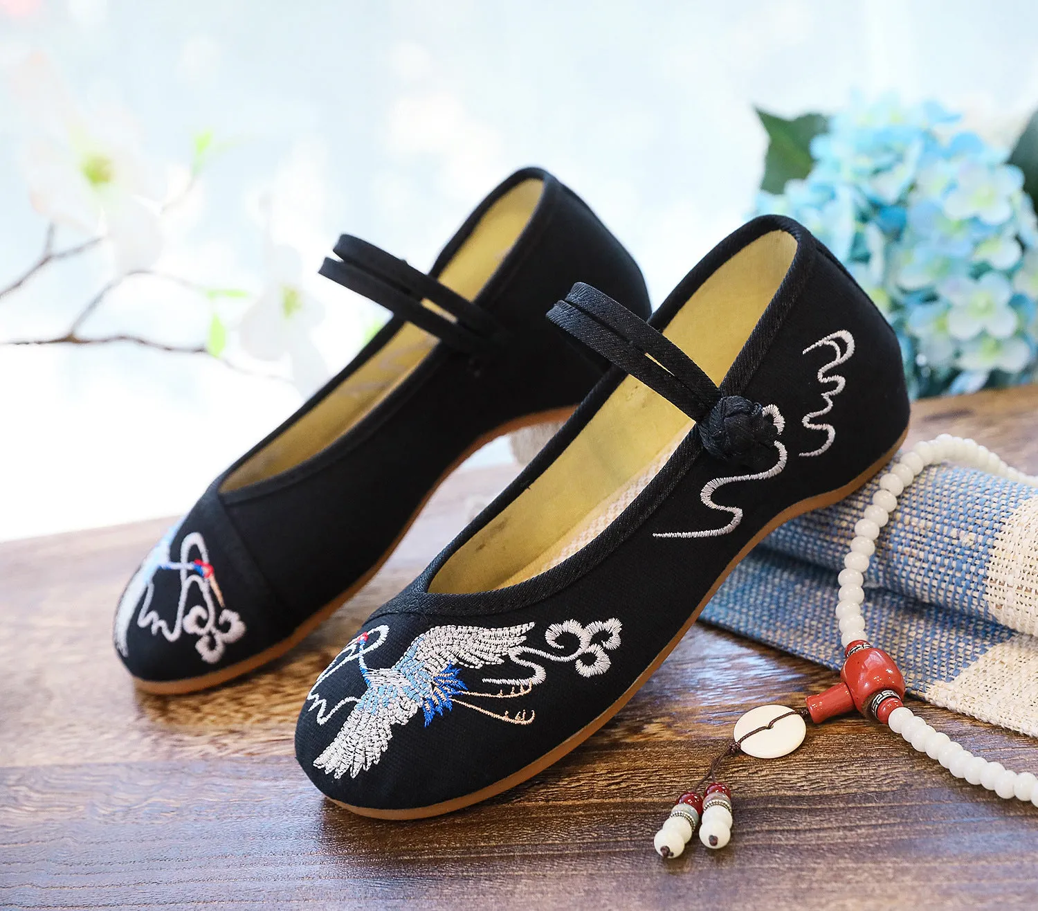 Women's Low Pumps Low-cut Embroidered Cotton One-word Canvas Shoes